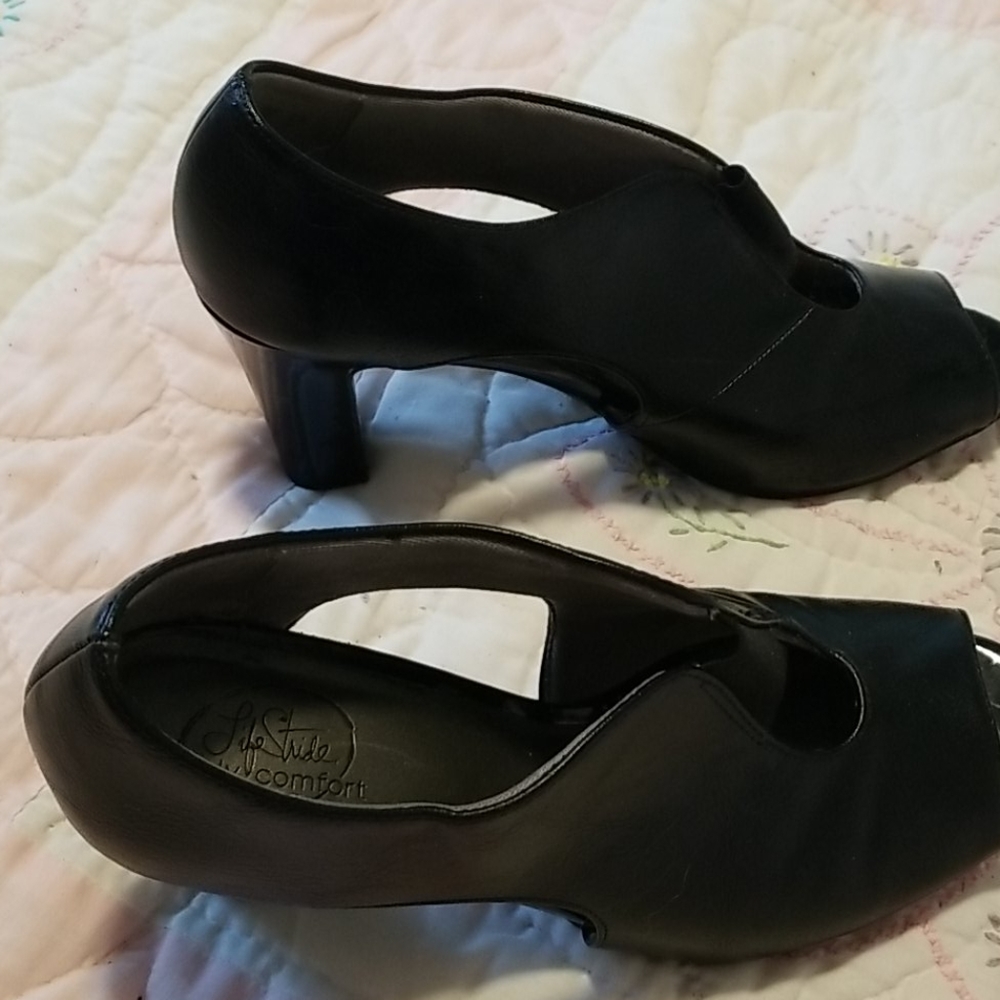 Black Life Stride heels.  6M